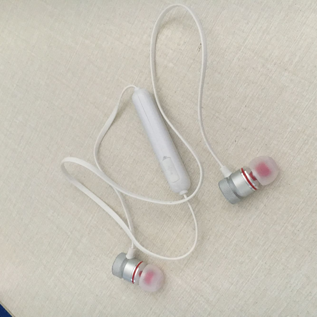 運(yùn)動(dòng)耳機(jī)